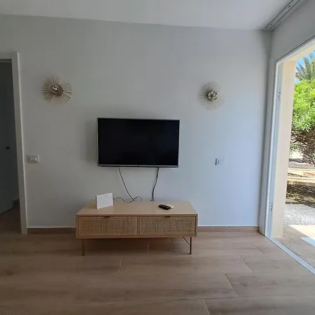 Apartment Homeforguest 15 Con Terraza Y Piscina En Corralejo